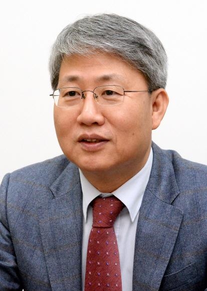 [열린세상] ‘분노의 포도’와 공적연금 강화의 길/윤석명 한국보건사회연구원 연구위원 (2015년)